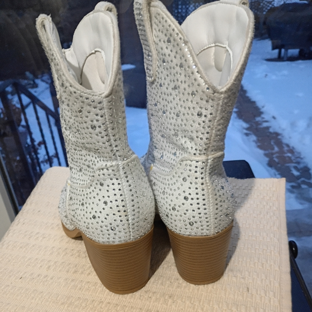 Charlotte Russe Sparkling White Heeled Boots - Picture 4 of 10